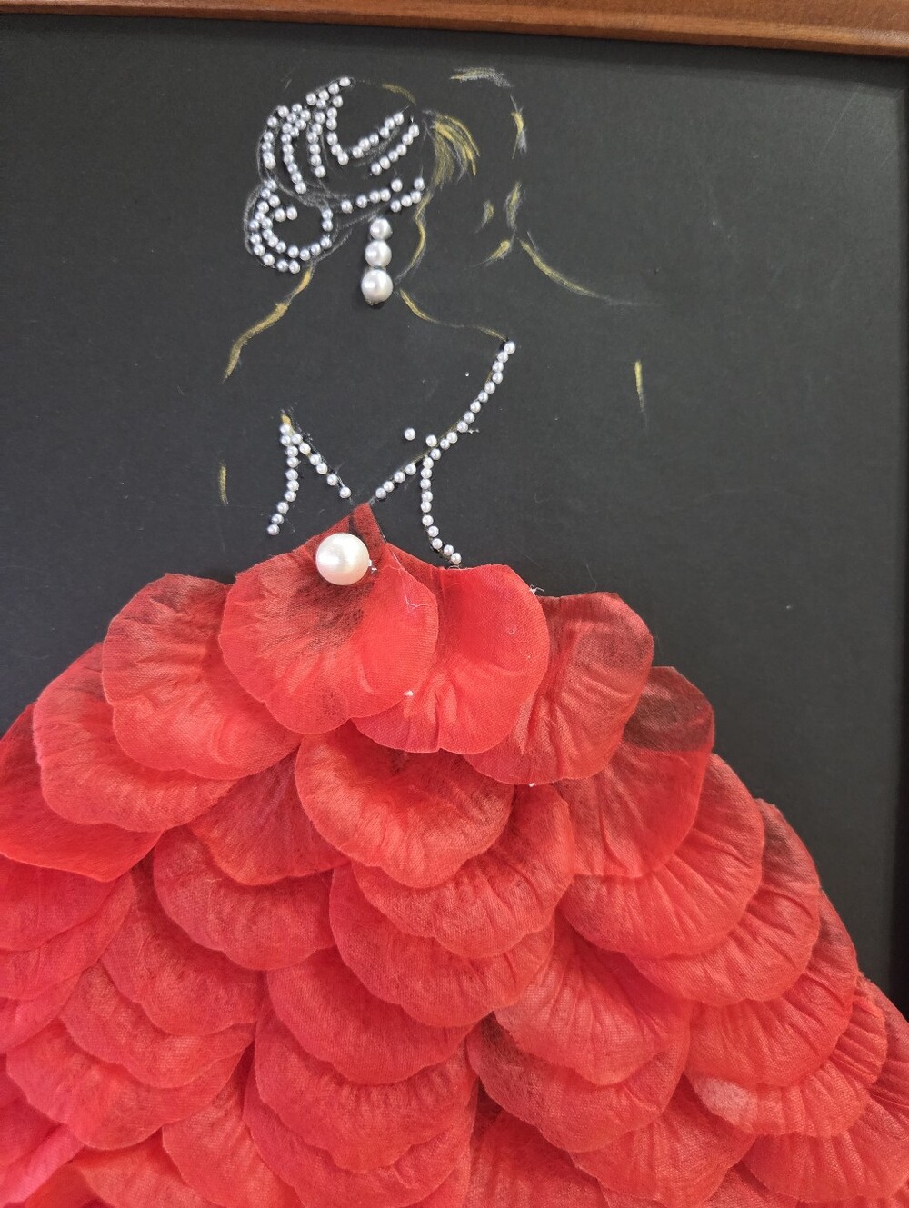 LADY IN RED Hand Crafted - Picture 2 of 3